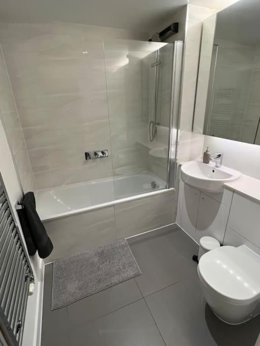 Apartamento Modern 2 Bed - Olympic Park Stratford Londres Exterior foto