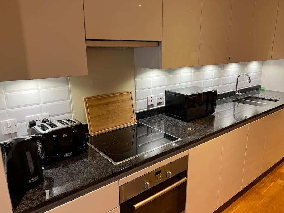 Apartamento Modern 2 Bed - Olympic Park Stratford Londres Exterior foto